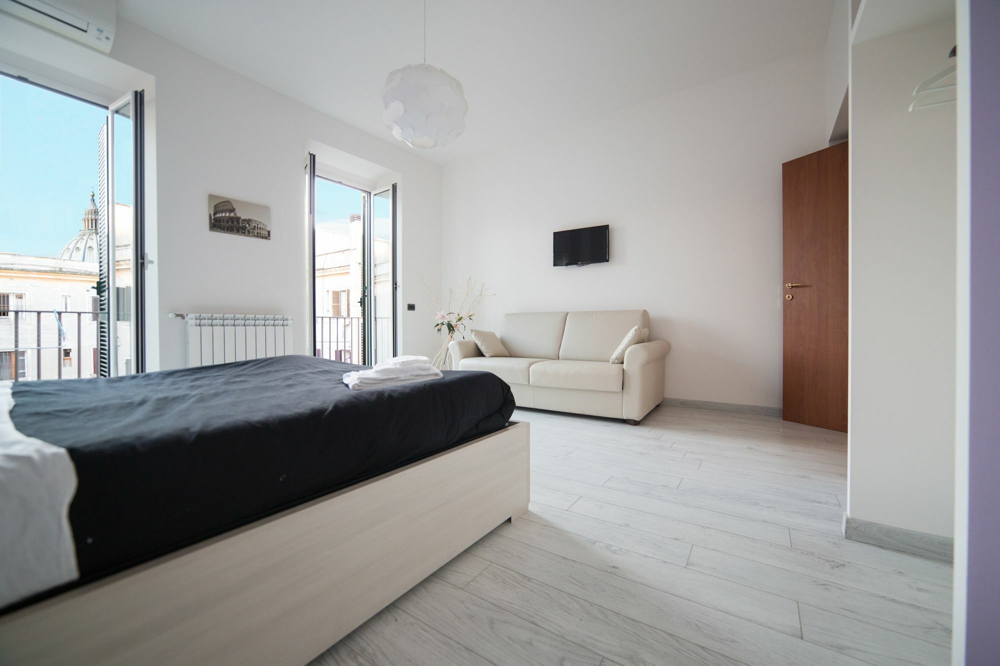 Apartment In Front Of St Peter'S Square And Vatican Museums - Mypad In Rome Exterior photo